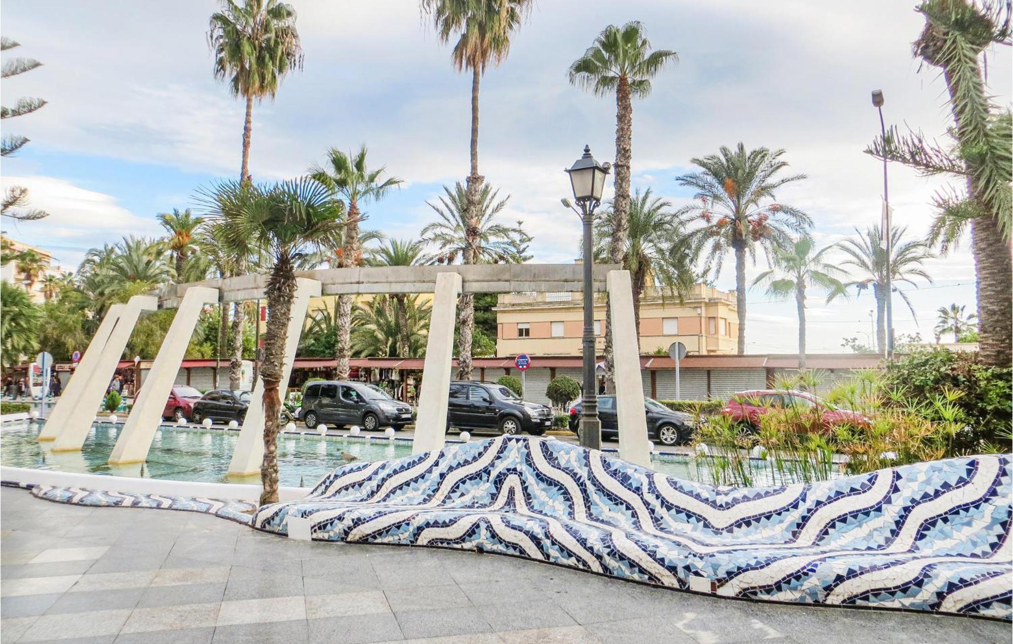 Amazing Apartment In Torrevieja With Wifi エクステリア 写真